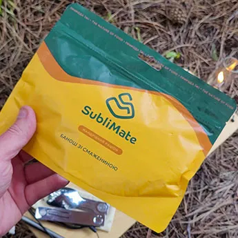 Сублімований банош зі смажениною SubliMate Банош зі смажениною SubliMate у зручному туристичному пакованні