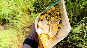 Сублімовані продукти SubliMate — скрембл з куркою Сублімовані продукти SubliMate зі скремблом, куркою та овочами до приготування