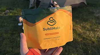 Сублімована їжа SubliMate зі скремблом та овочами у зручному пакованні